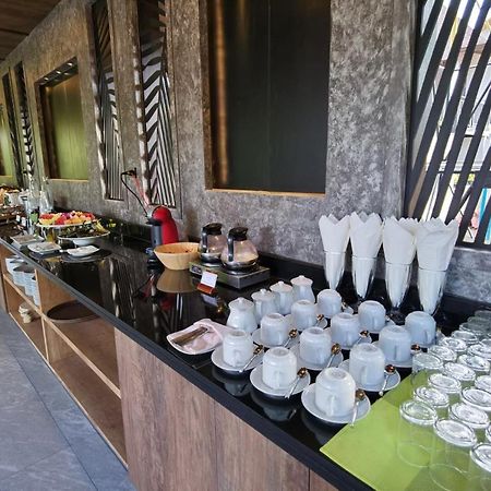 The Cliff Elegance Resort Ao Nang Exteriör bild